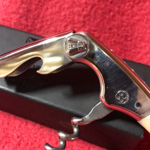 Laguiole Claude Dozorme Corkscrew with Cream Resin Handle - Picture 2 of 13